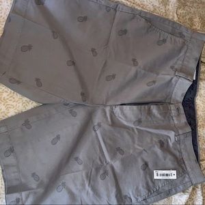 Amazon Essential 9inch flat short